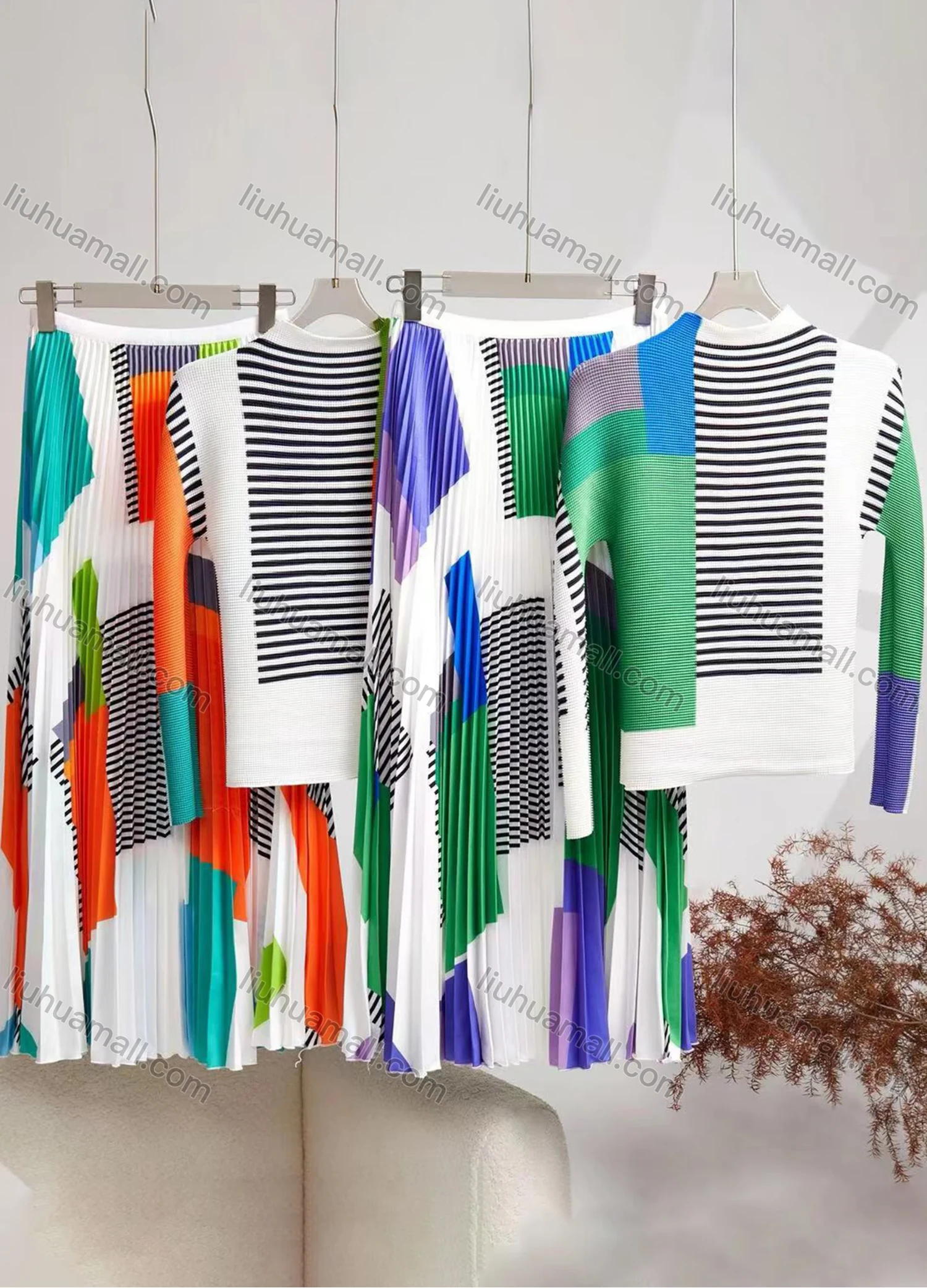 Wholesale Women's Casual Colorblock Abstract Print Long Sleeve Maxi Pleated Skirt 2 Piece Set - Liuhuamall