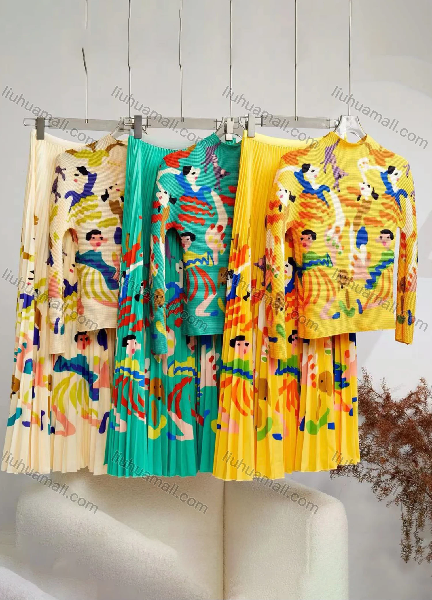 Wholesale Women's Casual Figure Print Long Sleeve Maxi Pleated Skirt 2 Piece Set - Liuhuamall