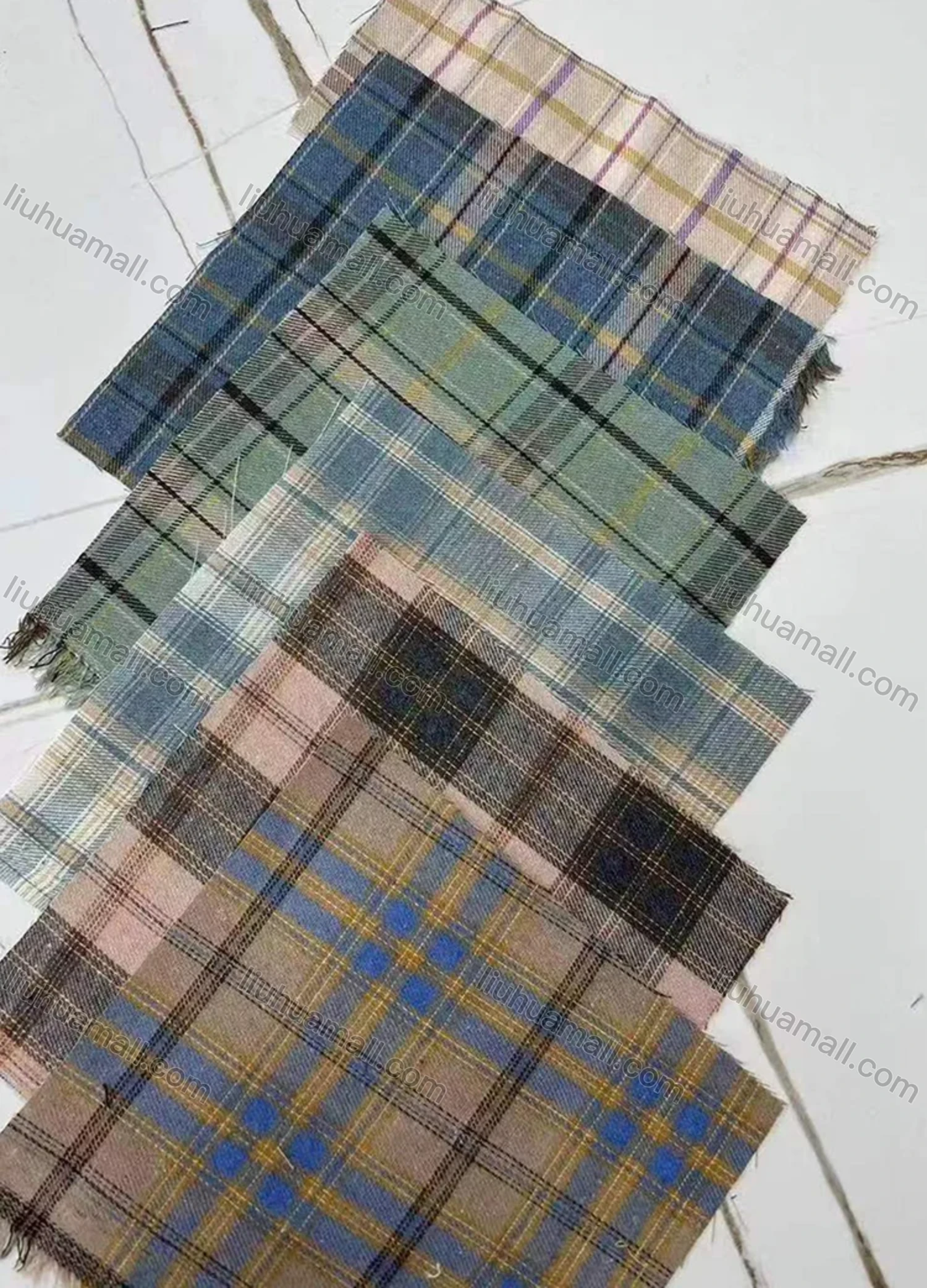 Wholesale Men's Casual Plaid Print Button Down Long Sleeve Shirts YM010# - Liuhuamall