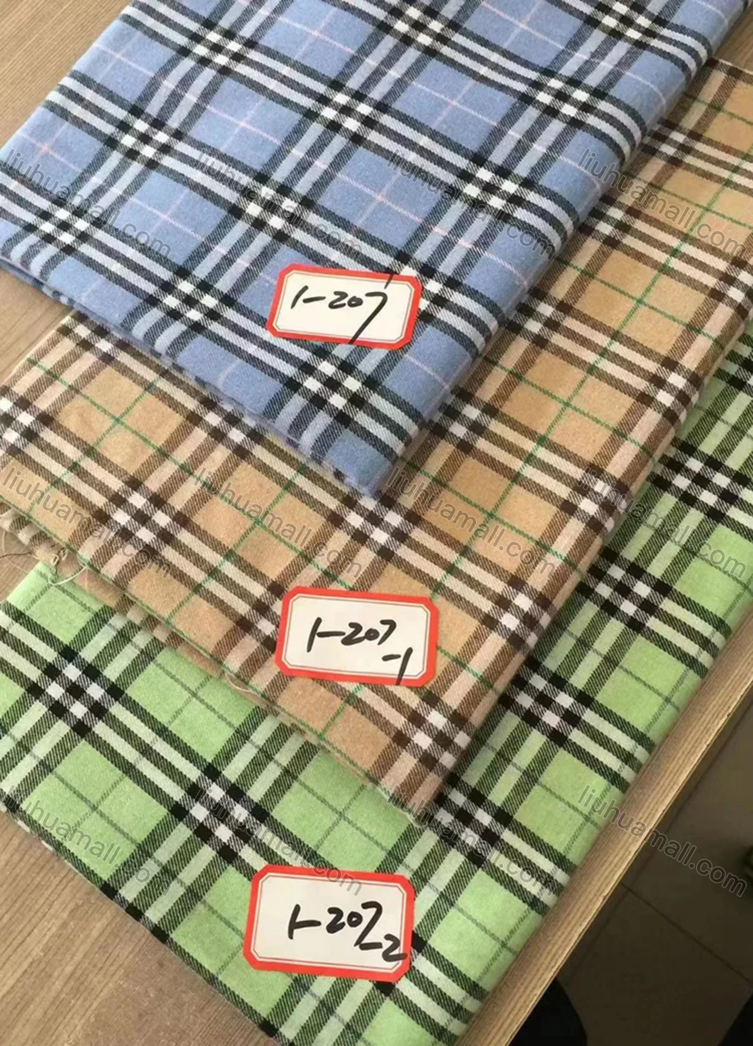 Wholesale Men's Casual Plaid Print Button Down Long Sleeve Shirts YM010# - Liuhuamall