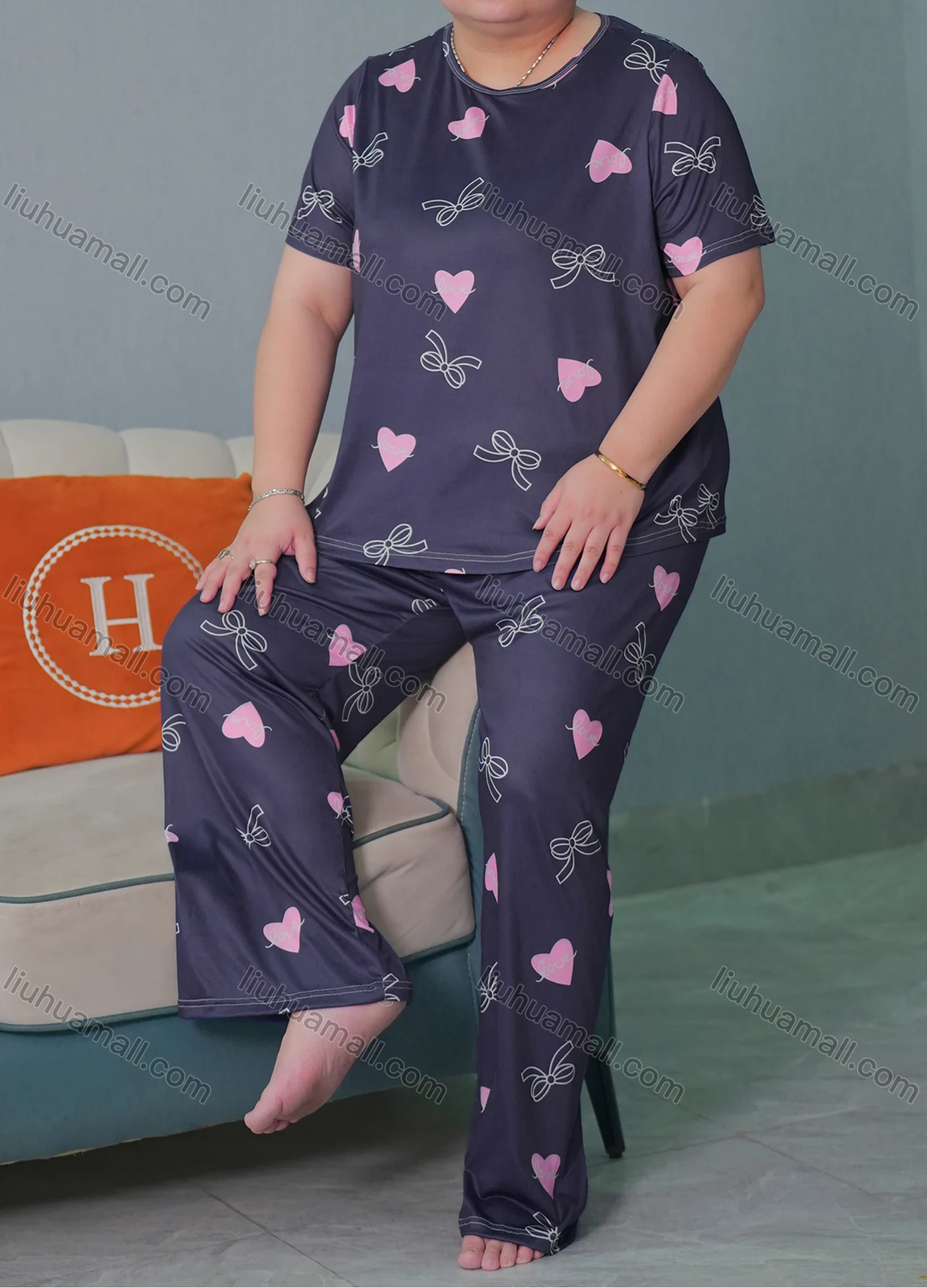 Wholesale Women's Lounge Milk Silk Heart Bowknot Print Short Sleeve T-shirt & Pant Pajamas Sets DM02304-01# - Liuhuamall