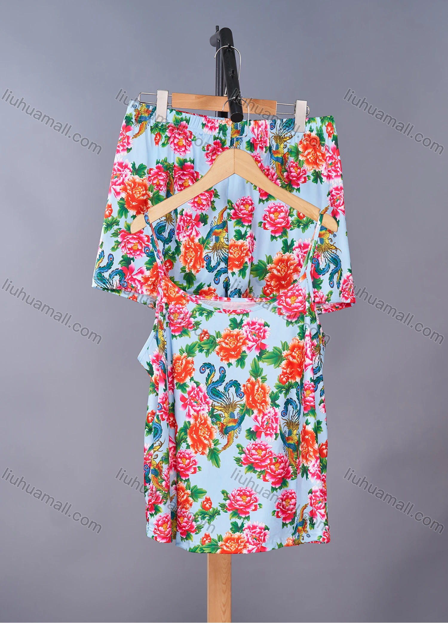 Wholesale Women's Lounge Milk Silk Sleeveless Allover Floral Print Cami Tops & Shorts Pajamas Sets DM2105-04# - Liuhuamall