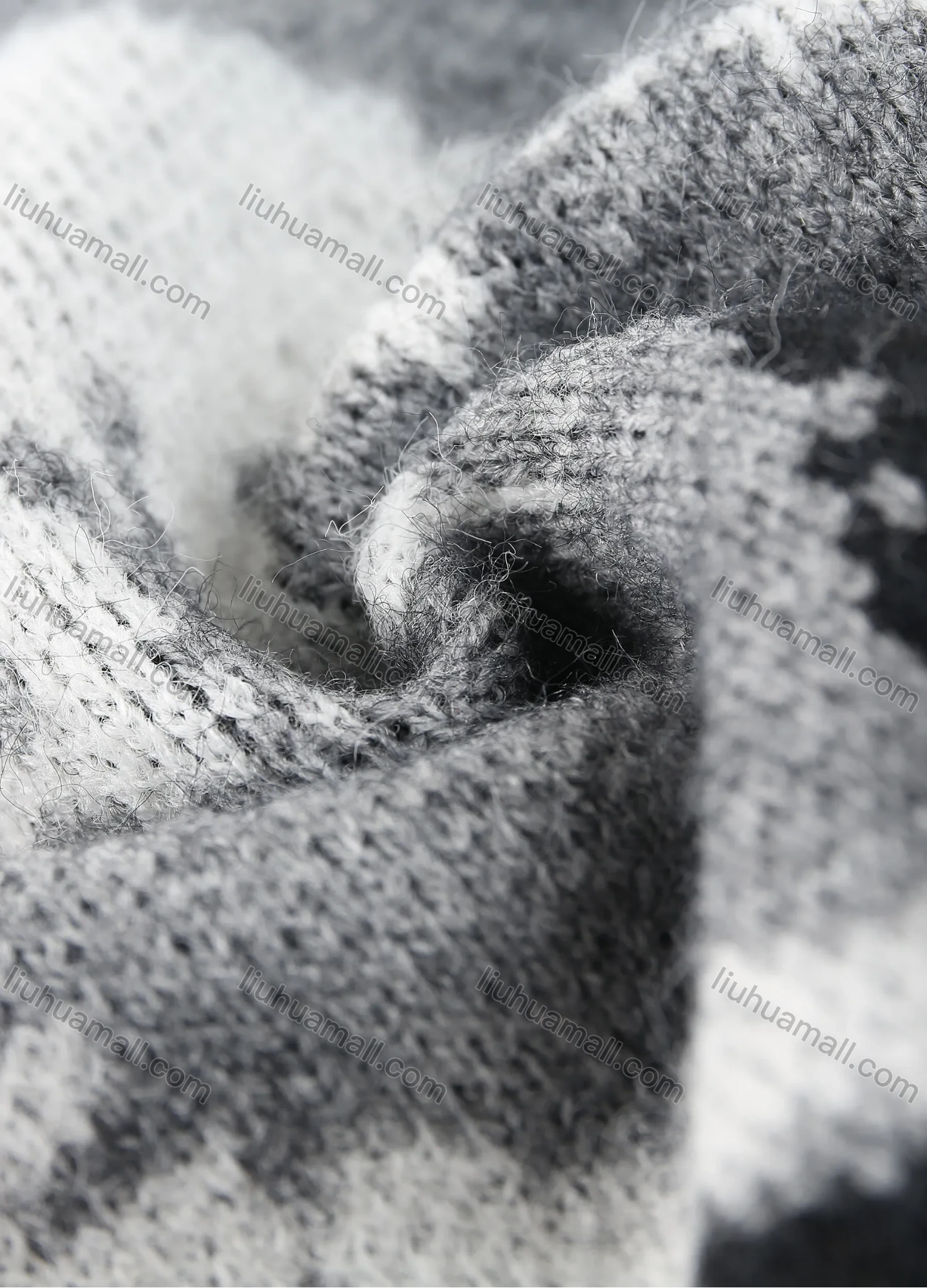 Wholesale Men's Landscape Pattern Round Neck Long Sleeve Thermal Sweater - Liuhuamall