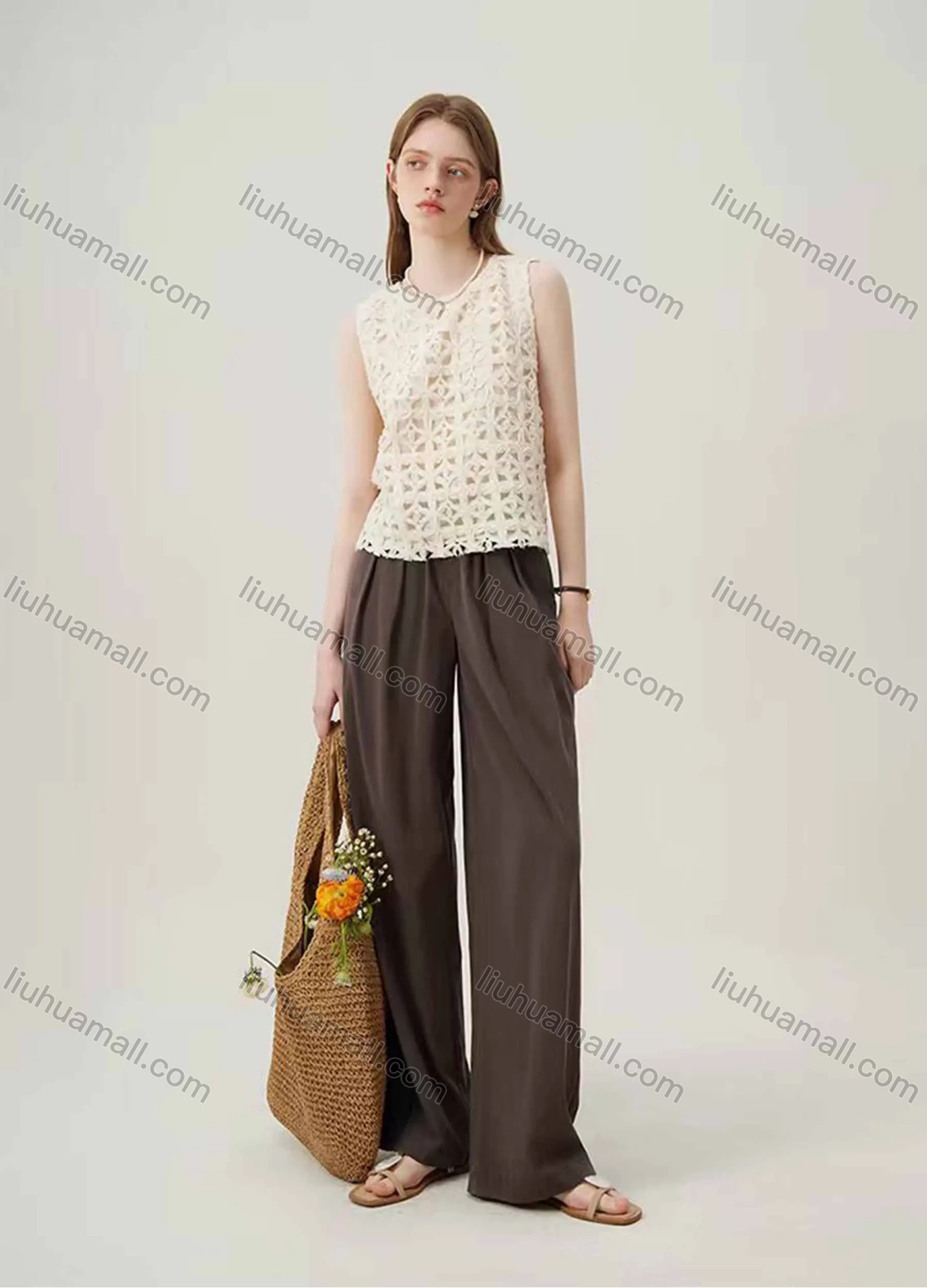 Wholesale Women's Casual Round Neck Sleeveless Plain Appliques Tank Top - Liuhuamall