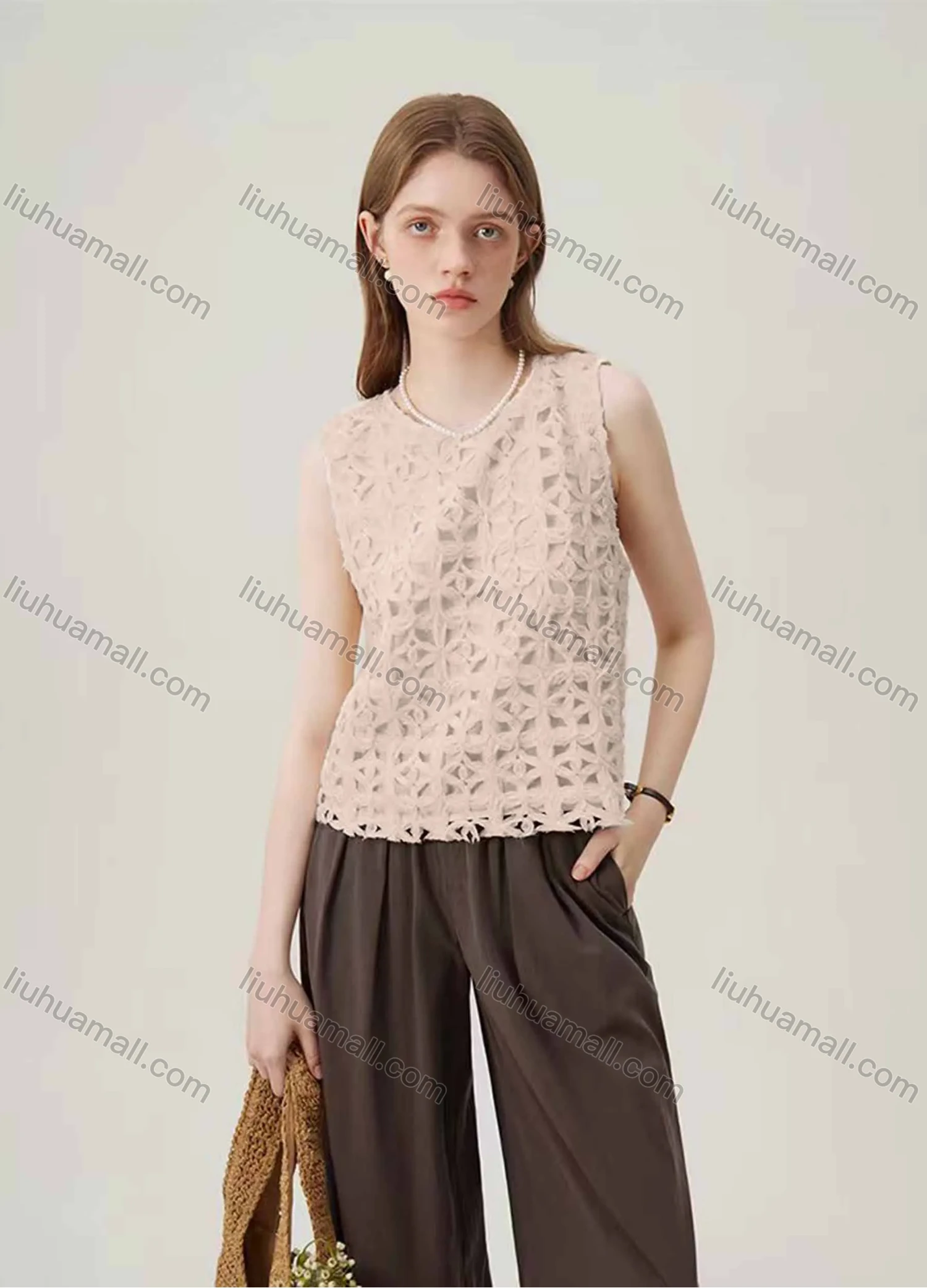 Wholesale Women's Casual Round Neck Sleeveless Plain Appliques Tank Top - Liuhuamall