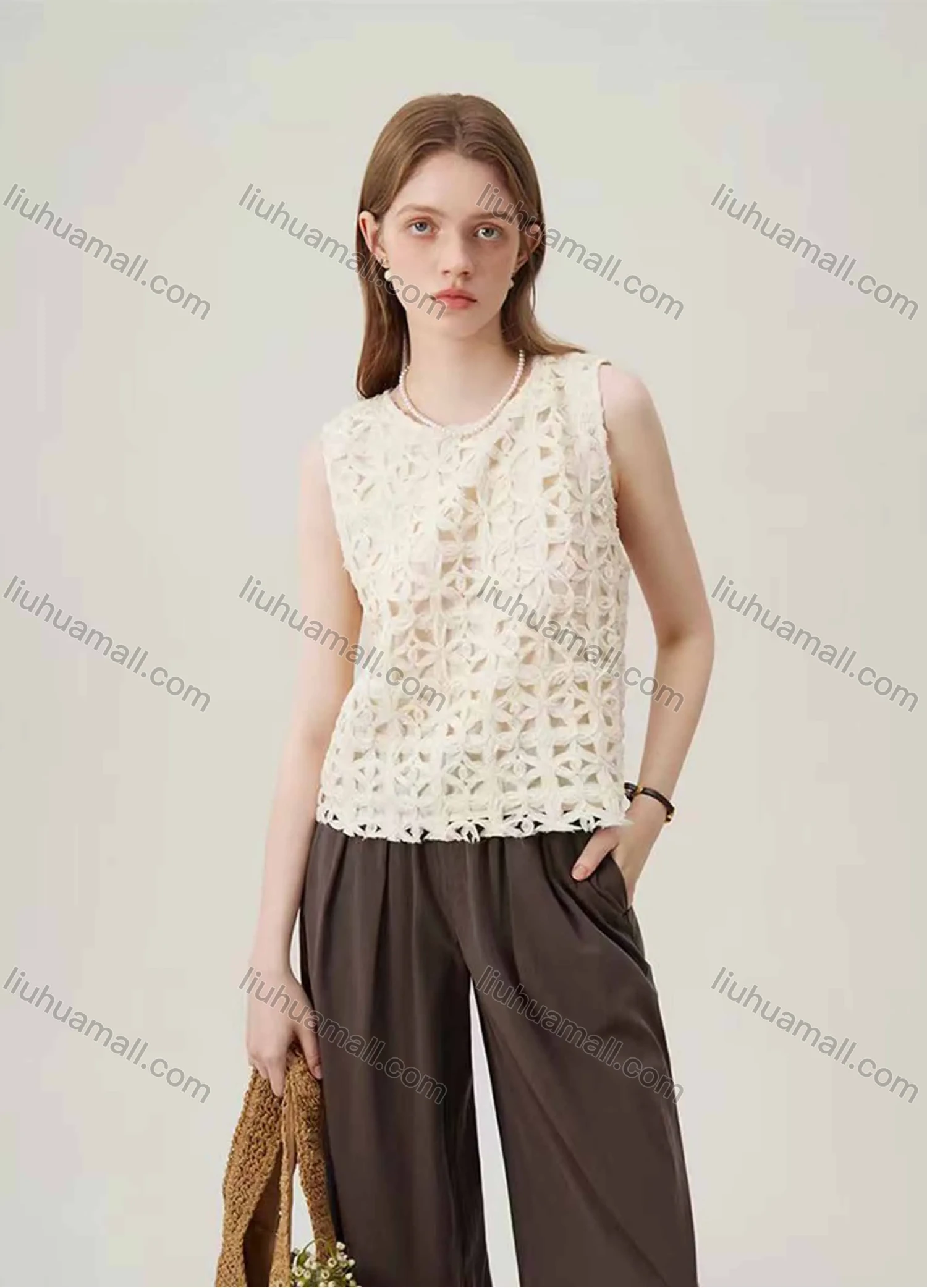 Wholesale Women's Casual Round Neck Sleeveless Plain Appliques Tank Top - Liuhuamall