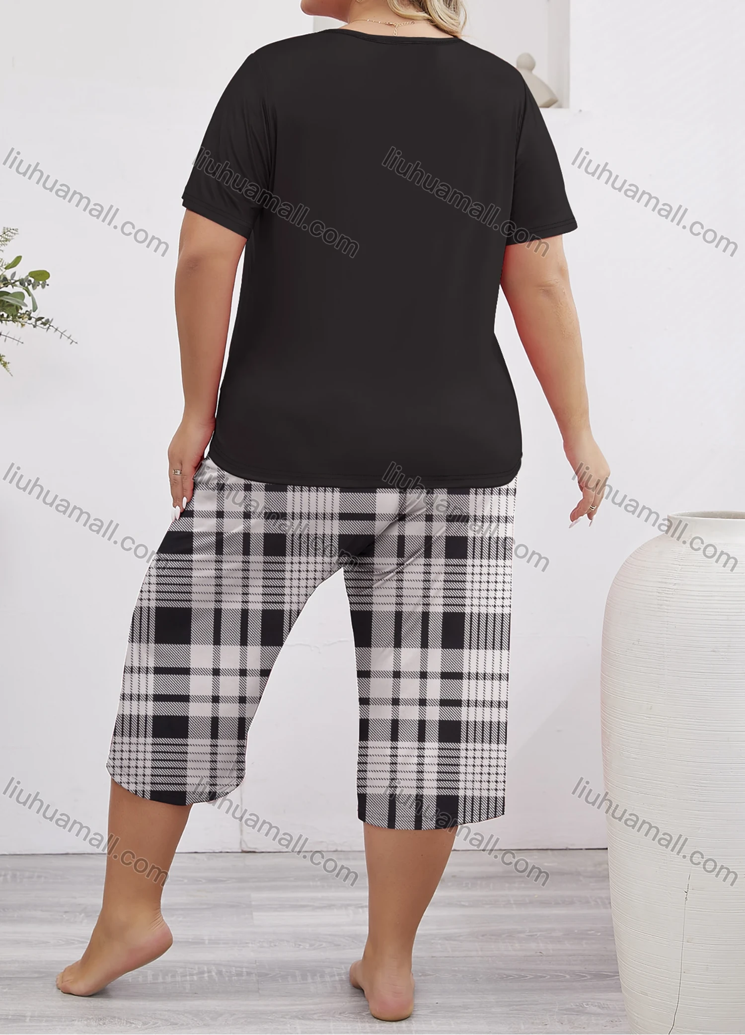 Wholesale Women's Lounge Milk Silk Heart Plaid Print Short Sleeve T-shirt & Capris Pant Pajamas Sets DM2316# - Liuhuamall