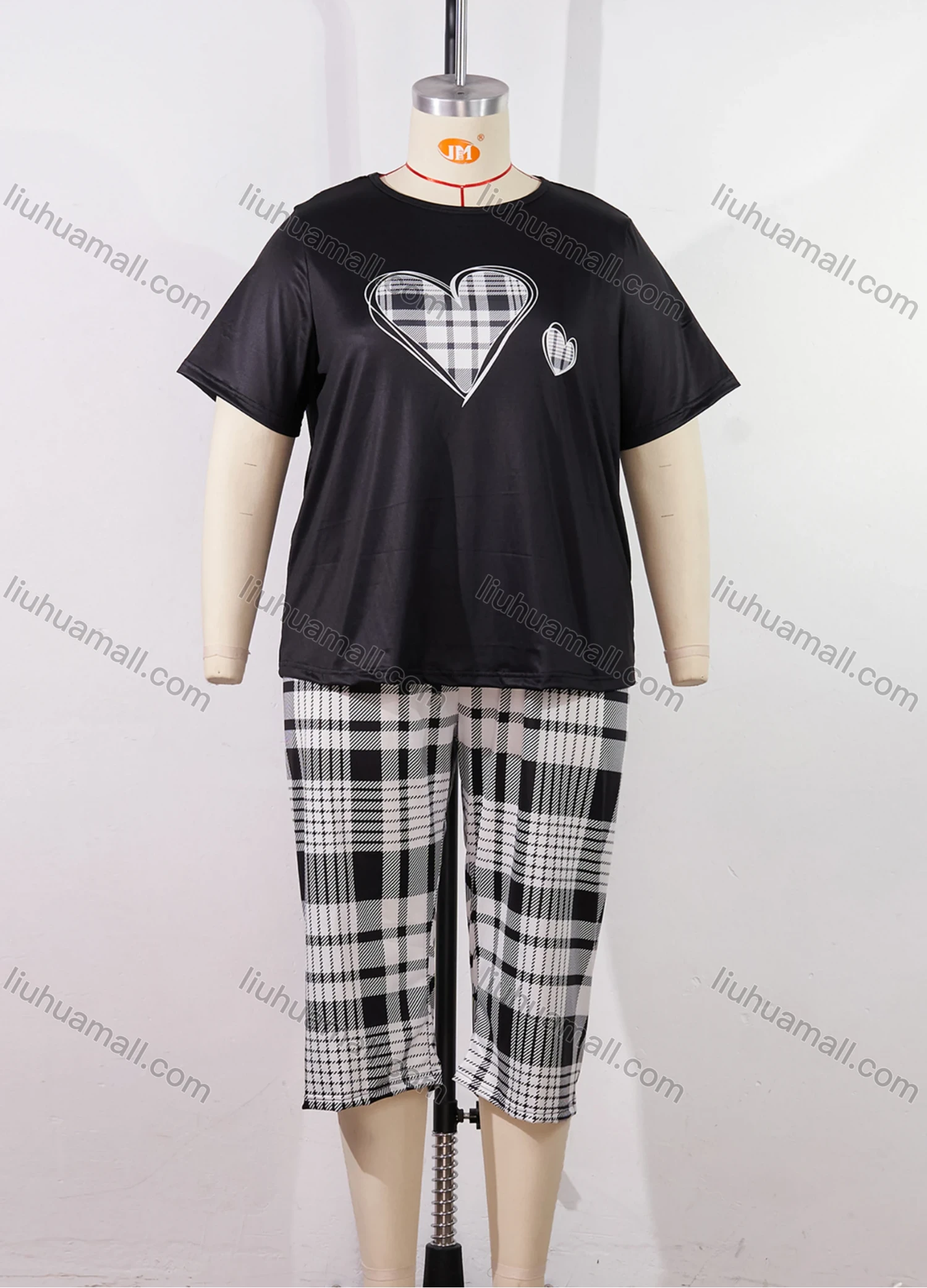Wholesale Women's Lounge Milk Silk Heart Plaid Print Short Sleeve T-shirt & Capris Pant Pajamas Sets DM2316# - Liuhuamall