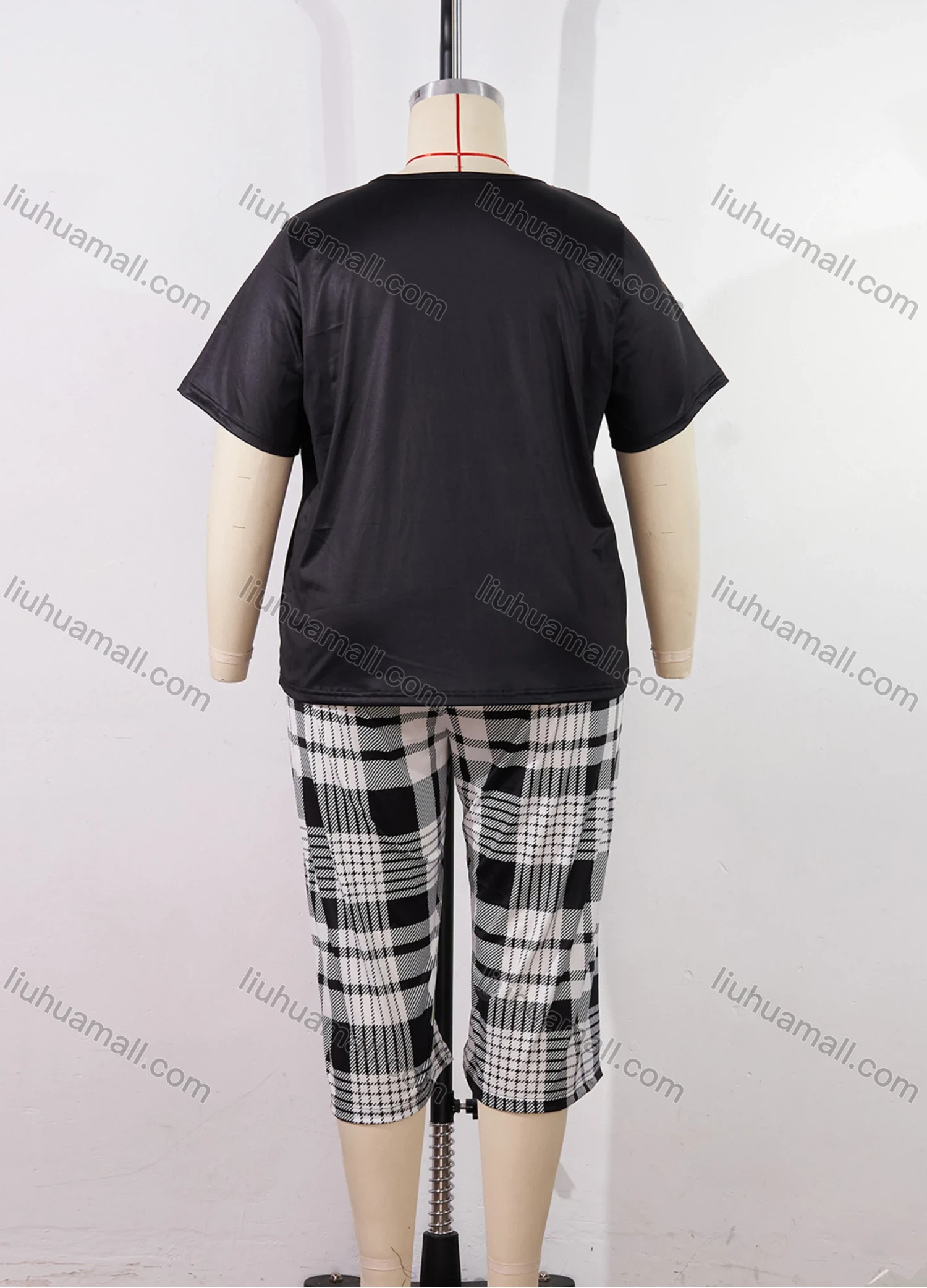 Wholesale Women's Lounge Milk Silk Heart Plaid Print Short Sleeve T-shirt & Capris Pant Pajamas Sets DM2316# - Liuhuamall