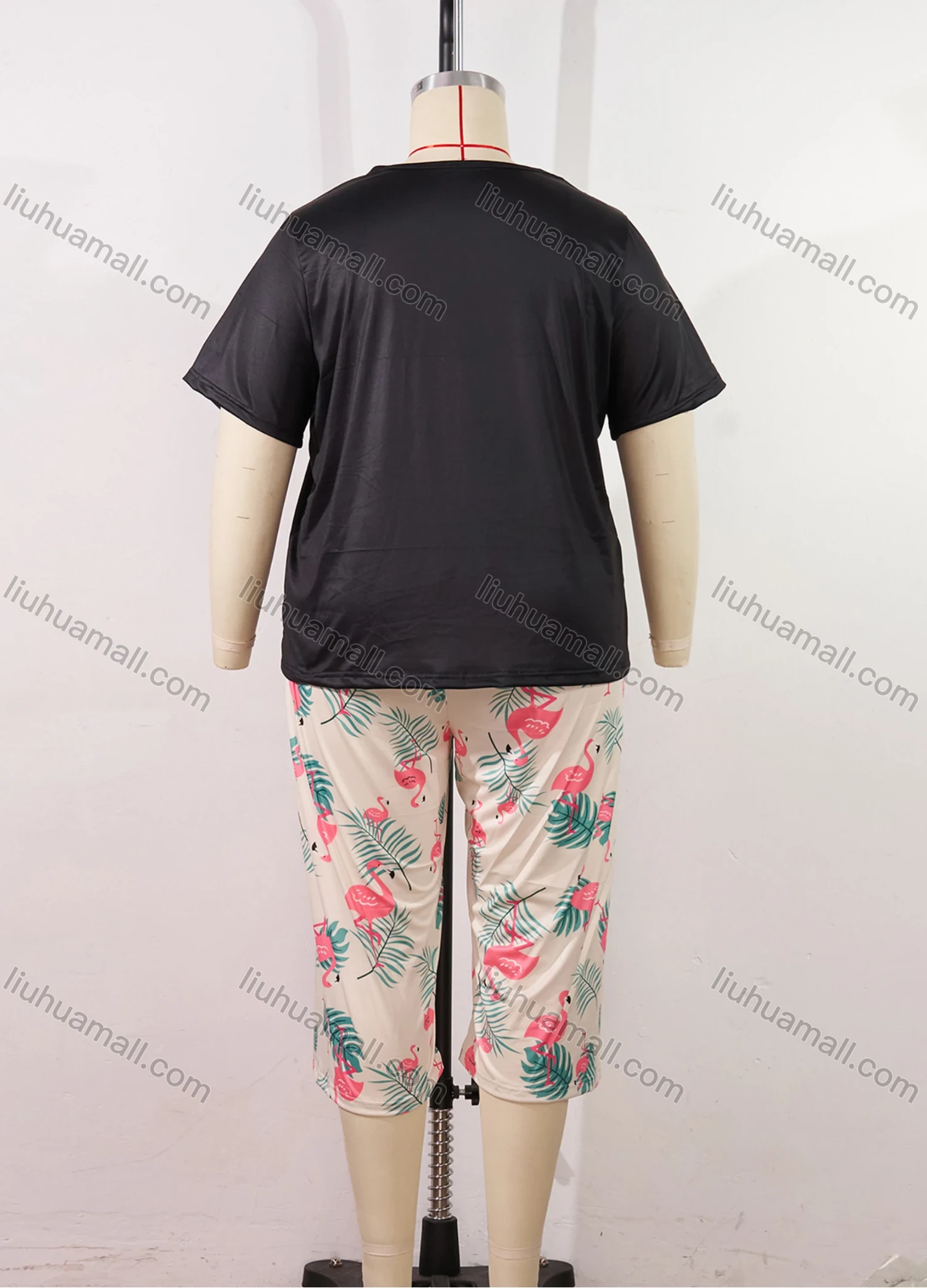 Wholesale Women's Lounge Milk Silk Animal Leaf Print Short Sleeve T-shirt & Capris Pant Pajamas Sets DM2316-02# - Liuhuamall