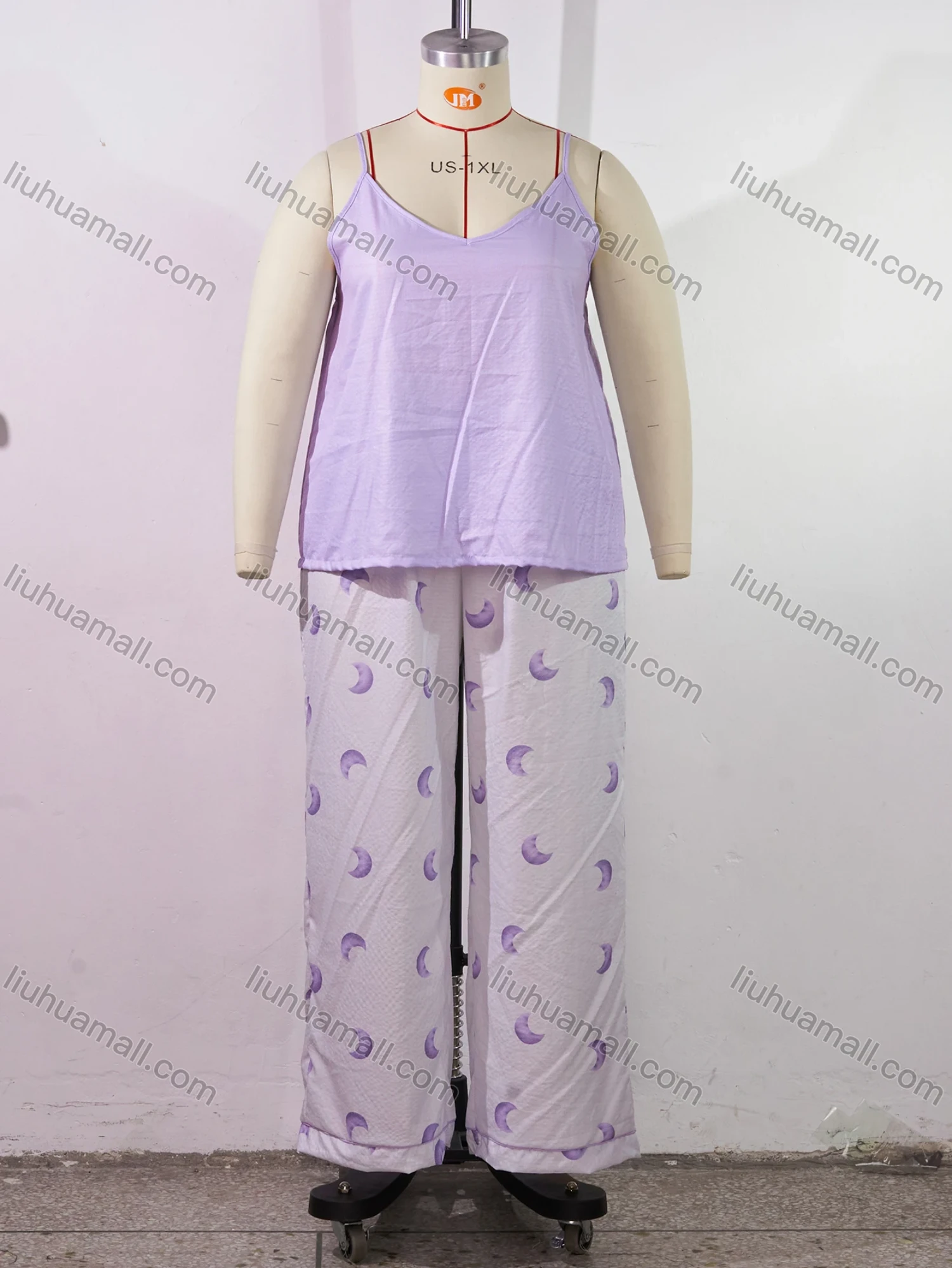 Wholesale Women's Comfy Lounge Plain Cami Top & Moon Print Pant Pajamas Sets DM037-01# - Liuhuamall