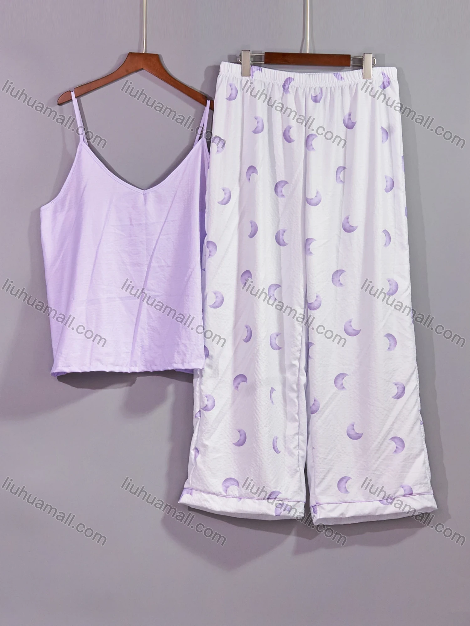 Wholesale Women's Comfy Lounge Plain Cami Top & Moon Print Pant Pajamas Sets DM037-01# - Liuhuamall