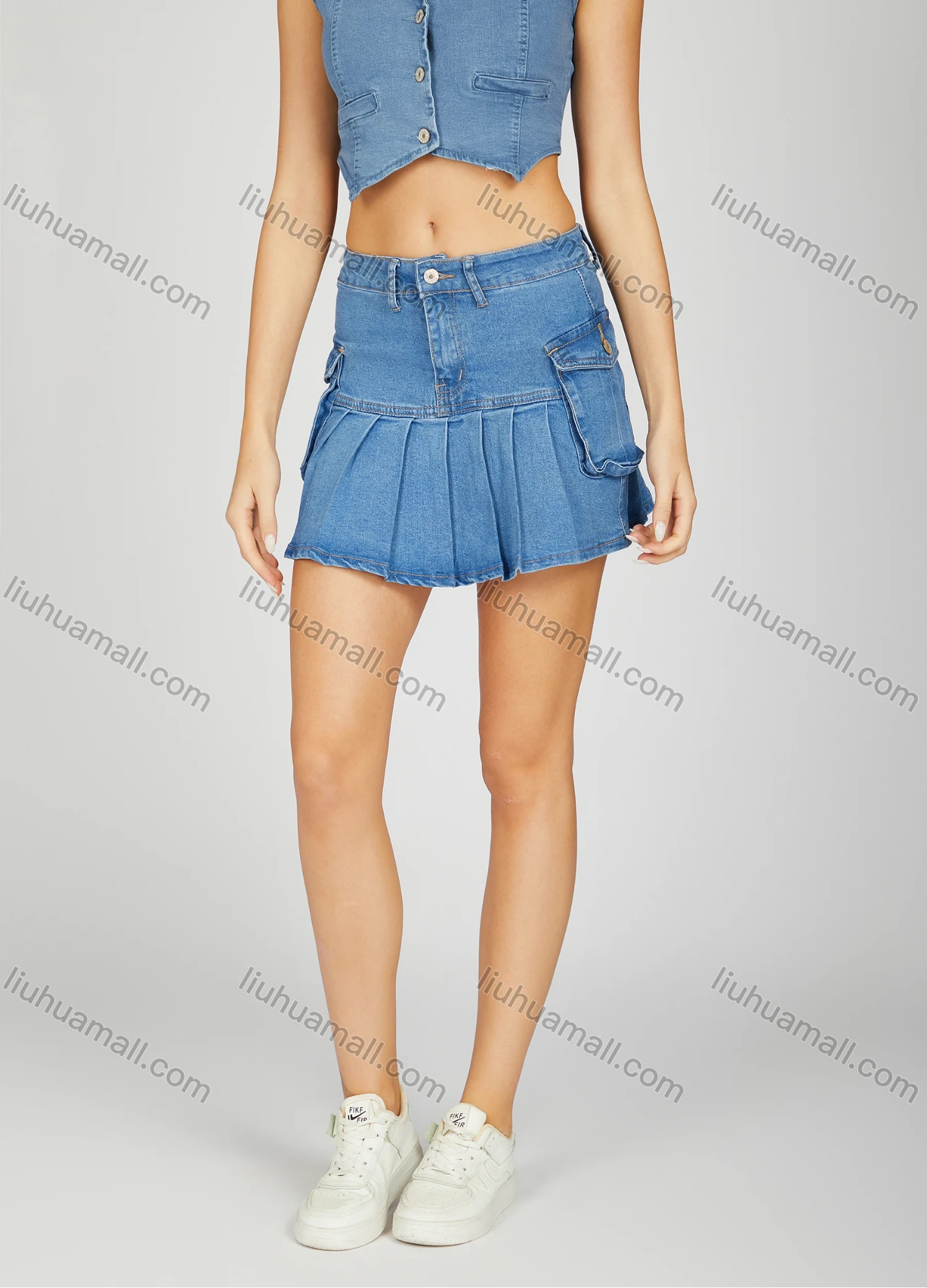 Wholesale Women's Fashion Plain Button Closure Flap Pockets Pleated Mini Denim Skirt - Liuhuamall