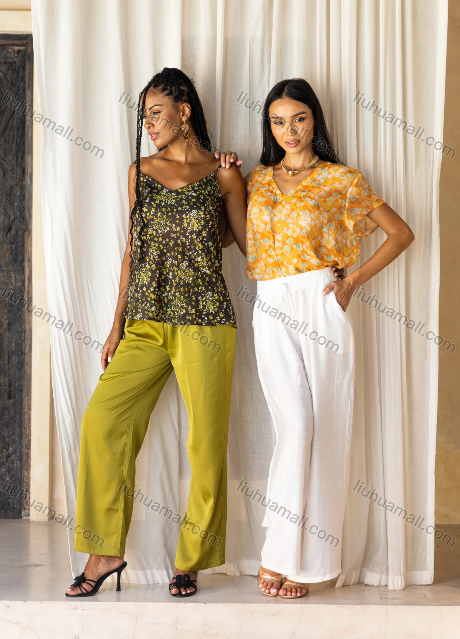 Wholesale Women's Casual Ditsy Floral Sleeveless Woven Summer Cami Top FL386# - Liuhuamall