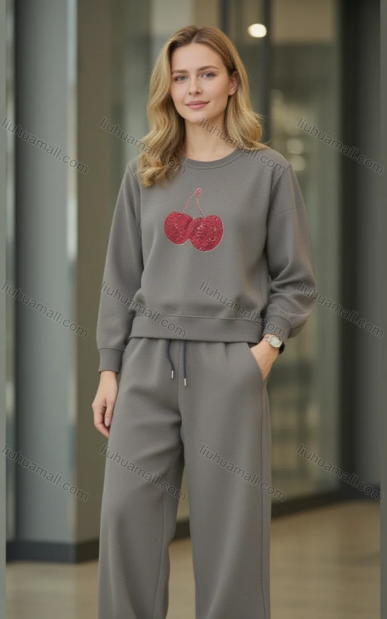 Wholesale Women's Grey Athletic 2 - Piece Set w/ Striped Joggers & Pink Accents - Lightweight Casual Sportswear - Liuhuamall