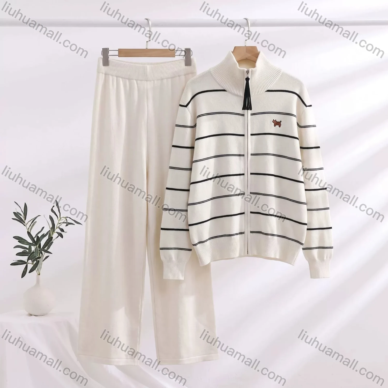 Wholesale Women's Casual Striped Zip-Up Knit Two-Piece Set #SE2615 - Liuhuamall