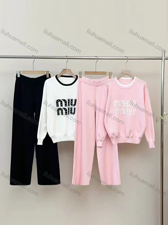 Wholesale Woman's Casual Letter Rhinestone Round Neck Long Sleeve Sweatshirt & Elastic Waist Pant Set