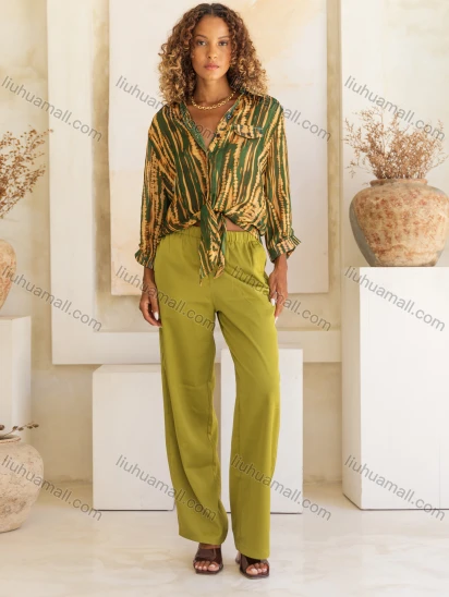 Wholesale Women's Summer Casual Abstract Button Down Flap Pockets 3/4 Sleeve Woven Shirt 711-1#