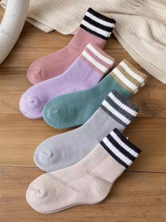 Wholesale Women's Casual Striped Print Mid-calf Socks 10 Pairs