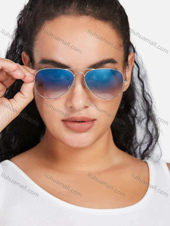 Wholesale Metal Flash Lenses Gradient Aviator Sunglass, Guangzhou Clothing Wholesale Market & Suppliers - LIUHUAMALL, Accessories