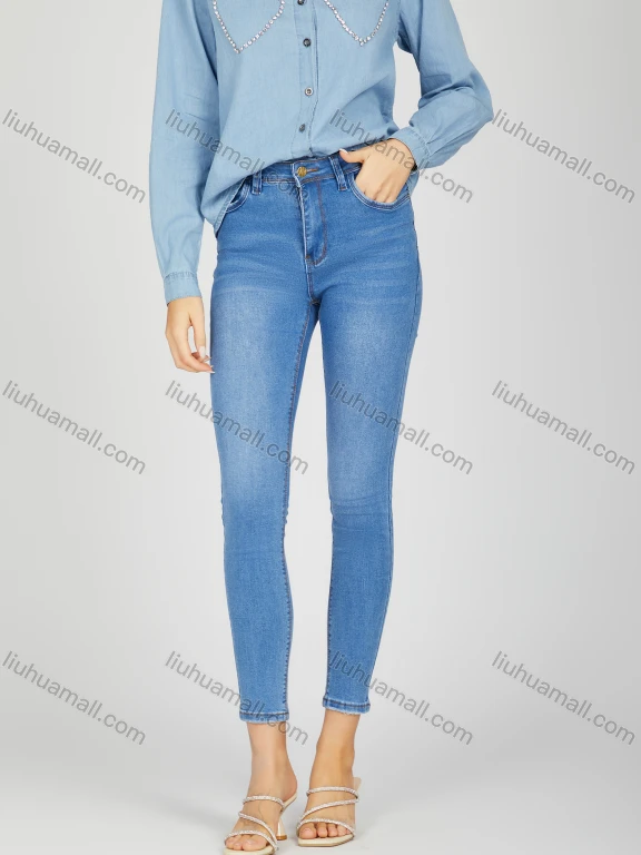 Wholesale Women's Casual Plain Patch Pocket Button Closure Skinny Fit Stretch Jean