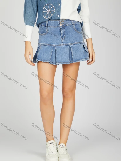 Wholesale Women's Fashion Plain Button Closure Patch Pocket Pleated Mini Denim Skirt